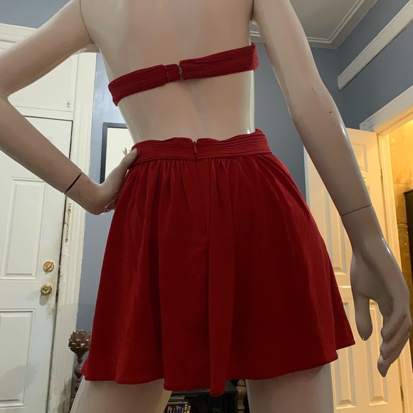 BCBG red sweetheart halter with open back - Picture 6 of 8